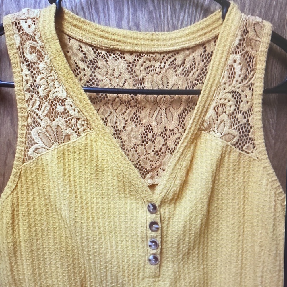 Yellow Ribbed Buttoned Tank Top - Picture 2 of 5